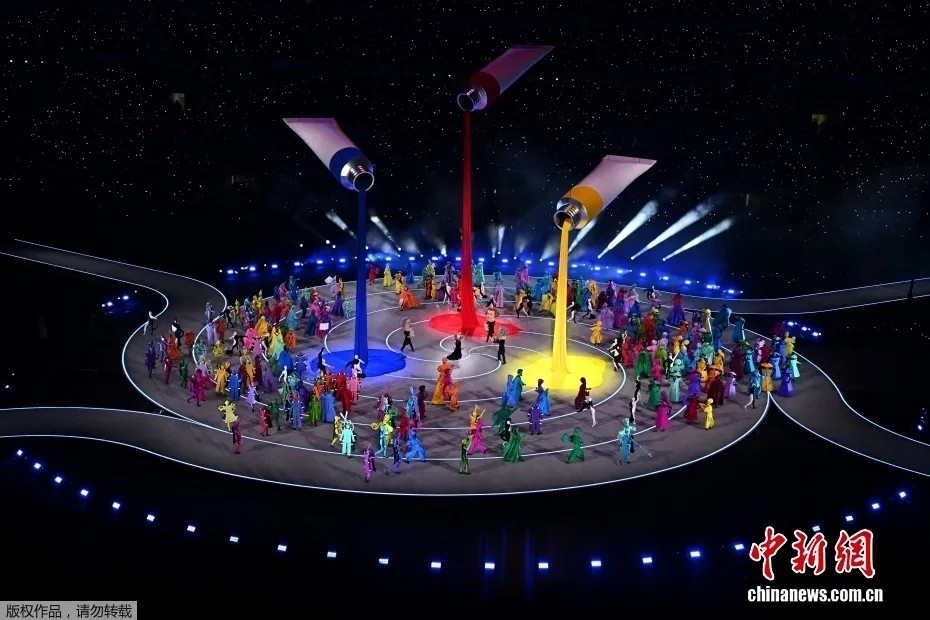 米兰冬奥开幕式中国代表团亮相 郎朗献唱引关注