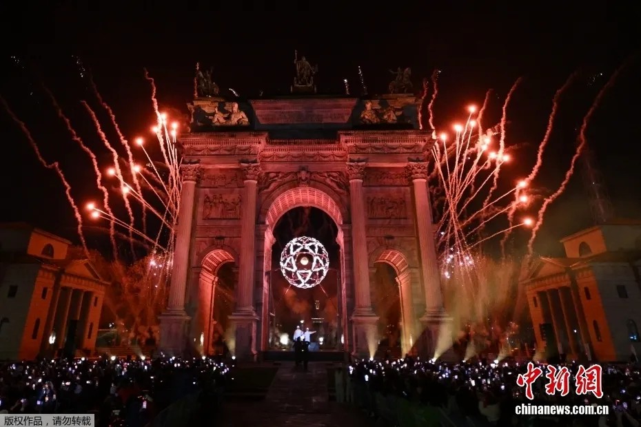 米兰冬奥开幕式中国代表团亮相 郎朗献唱引关注