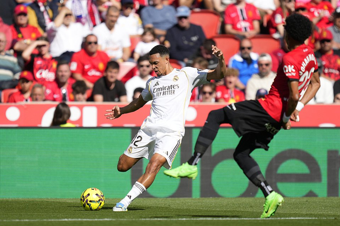 阿诺德皇马适应期渐入佳境，利物浦球迷态度转